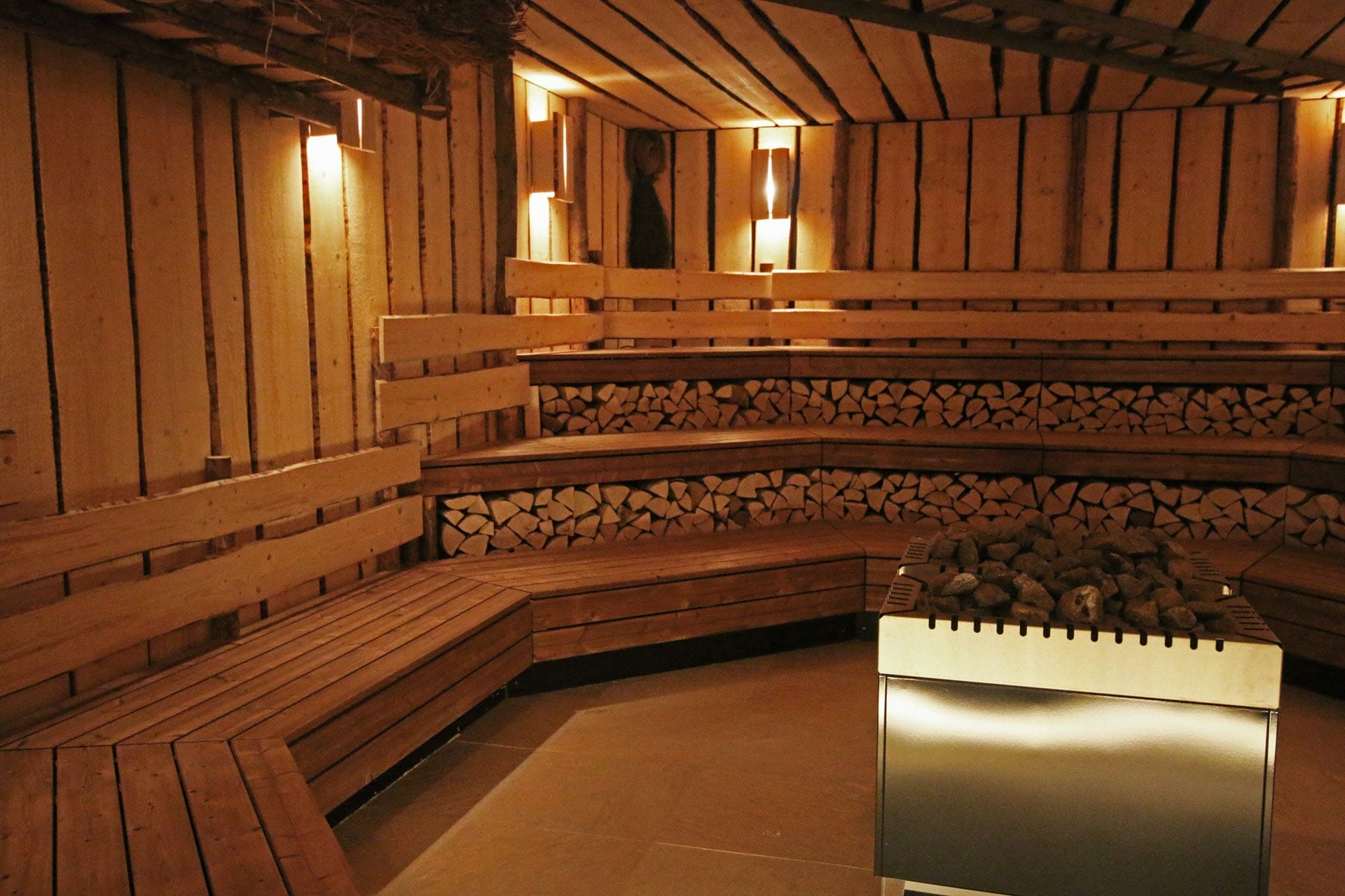 Saunabänke im Fire & Ice Design